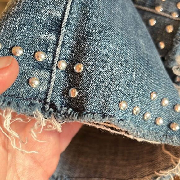 Vince Camuto Studded Frayed Hem Jeans - 26 - Preloved - Picture 7 of 16